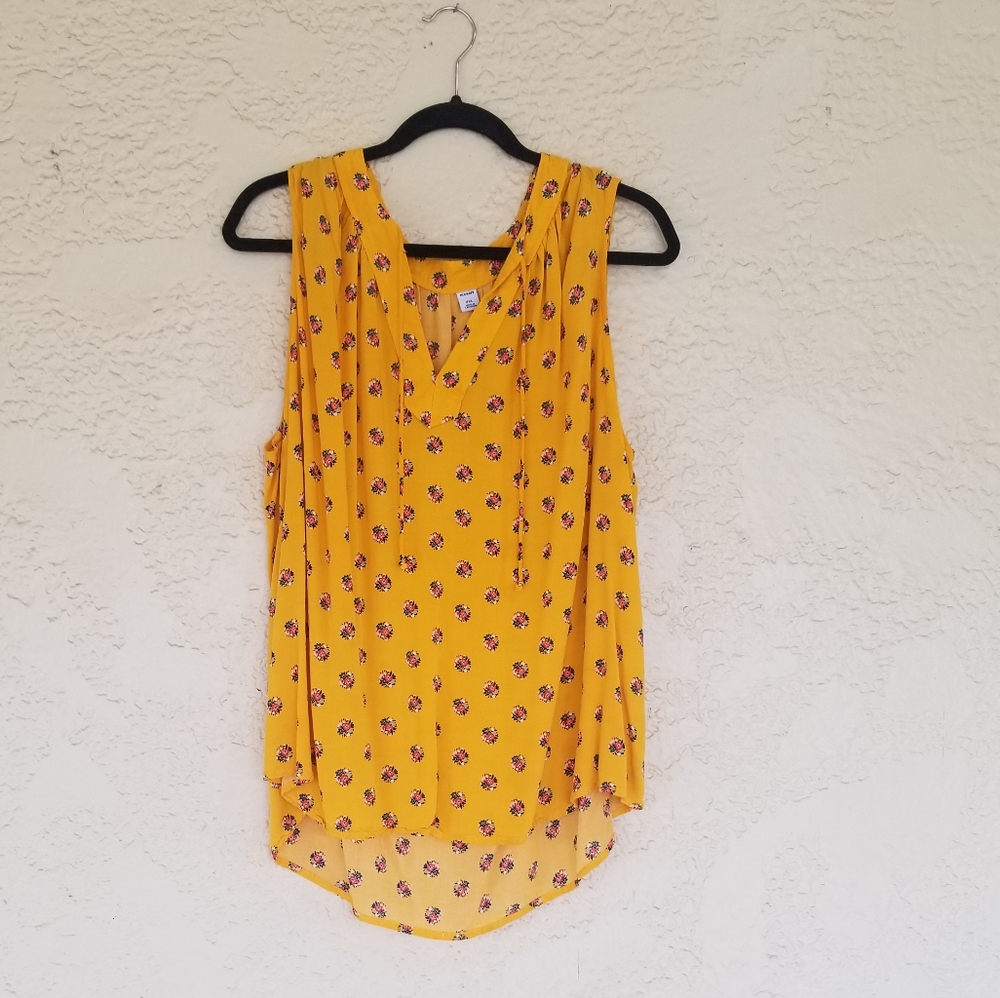 🌻Yellow floral top